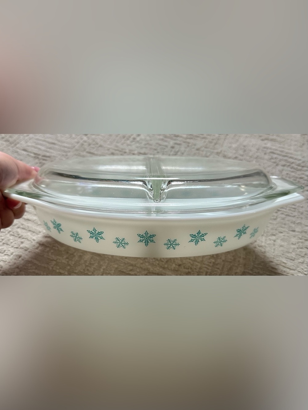 Vintage Pyrex Snowflake Divided Casserole Dish/Lid White & Turquoise 1 1/2 Qt.